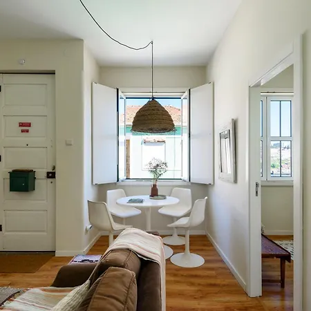 Apartamento Miradouro Do Ouro شقة *